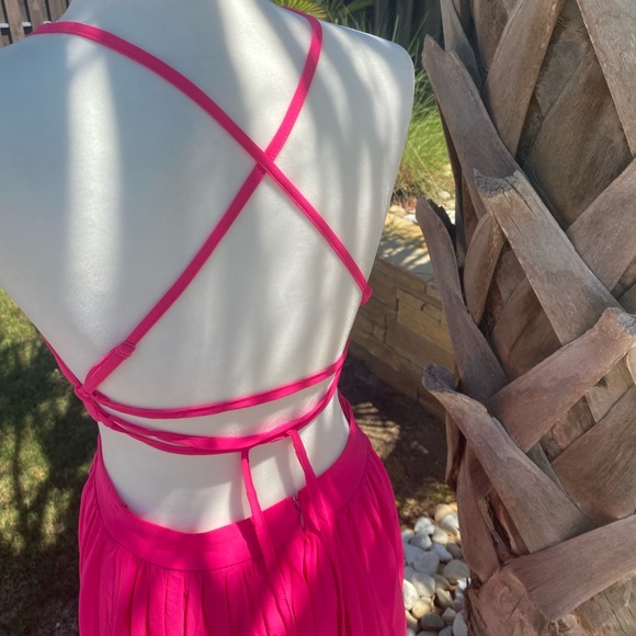 Hot 🔥 Pink! 💖 NWT maxi size M Hot Pink v front, open sides, back straps-New! - Picture 4 of 10